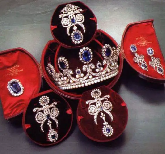 The Orleans Sapphires - Montpensier Set