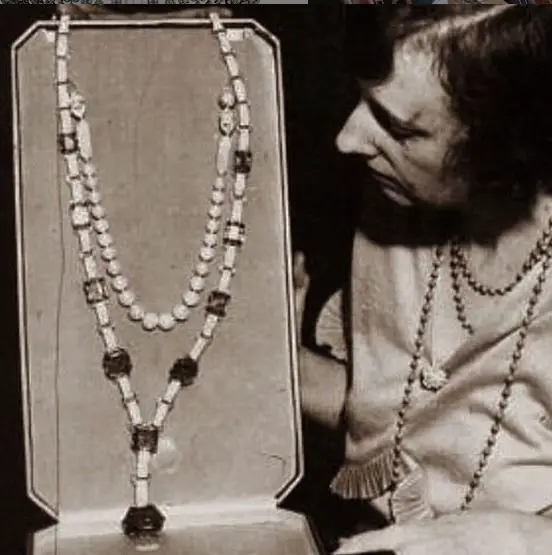 The Grand Duchess Vladimir and her Emeralds - Edith Rockefeller Sautoir Necklace