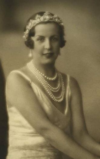 Princess Charlotte of Monaco - Cartier Pearl Drop Tiara