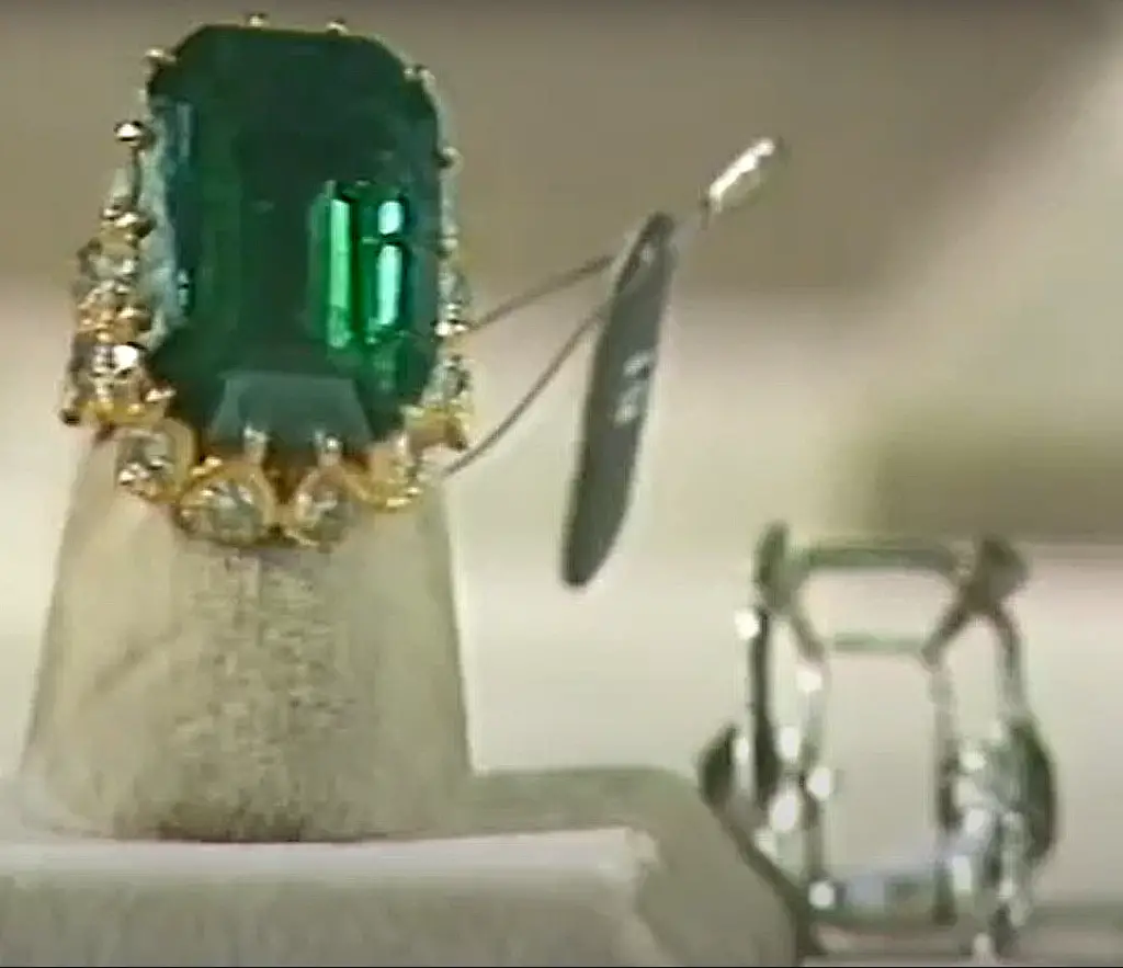 Wallis Simpson, Duchess of Windsor - Emerald Engagement Ring - Auction, 1987